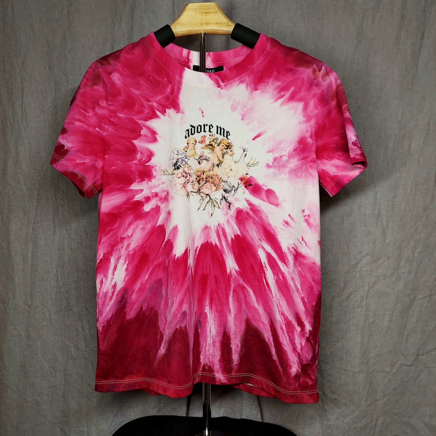 "Adore Me" T-shirt - Women's Medium - Pink Incline Twist