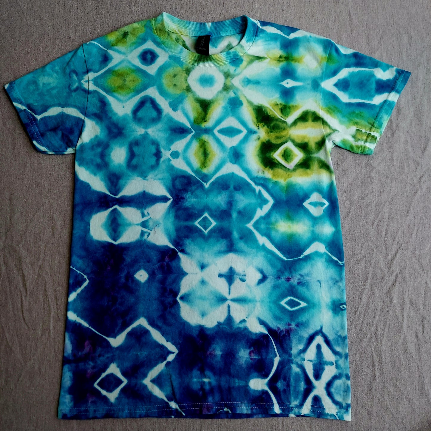 Crew Neck T-Shirt - Unisex Small - Glitch, Blue/Green