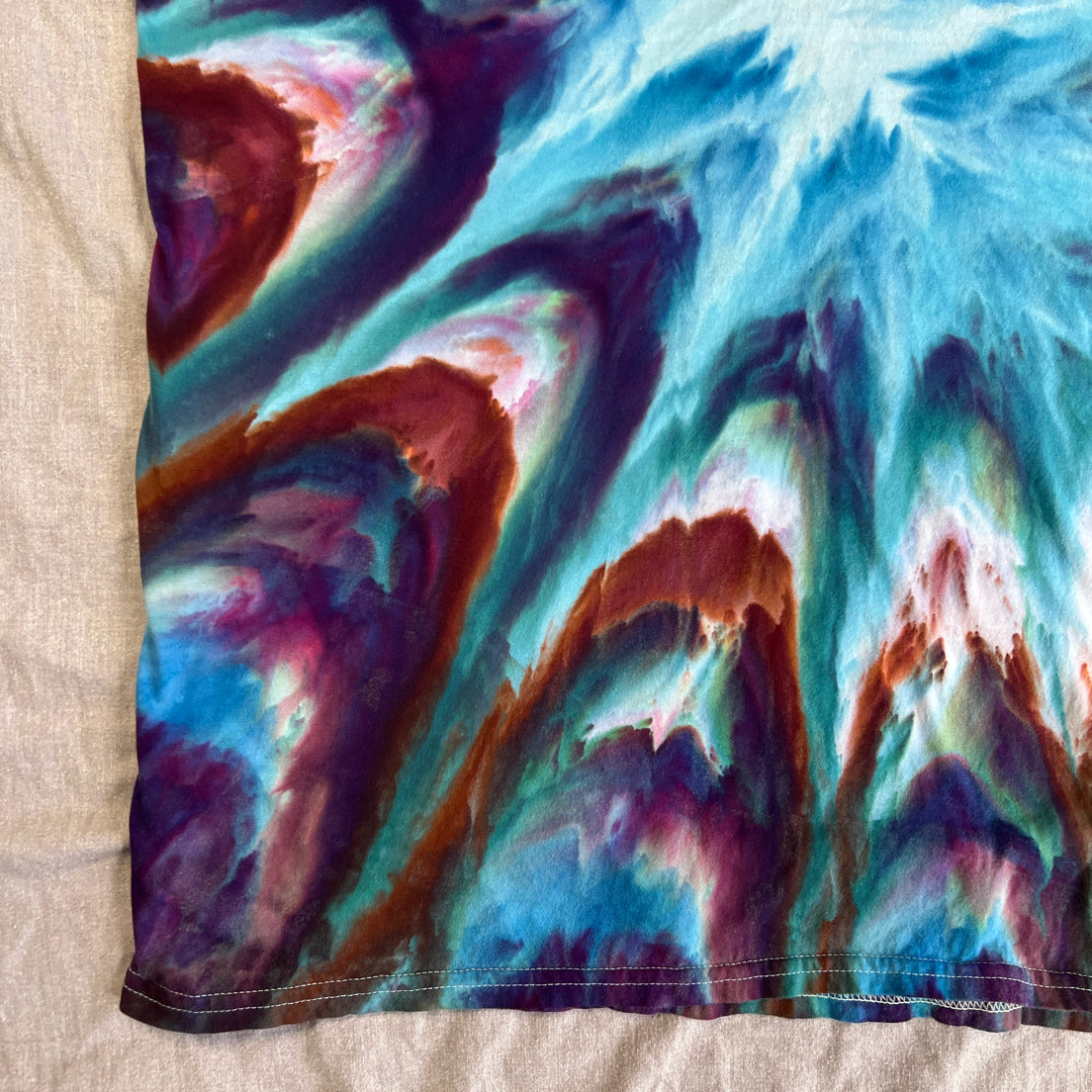 V-Neck T-Shirt - Unisex 2XL - Psychedelic Roll, Blue Dream