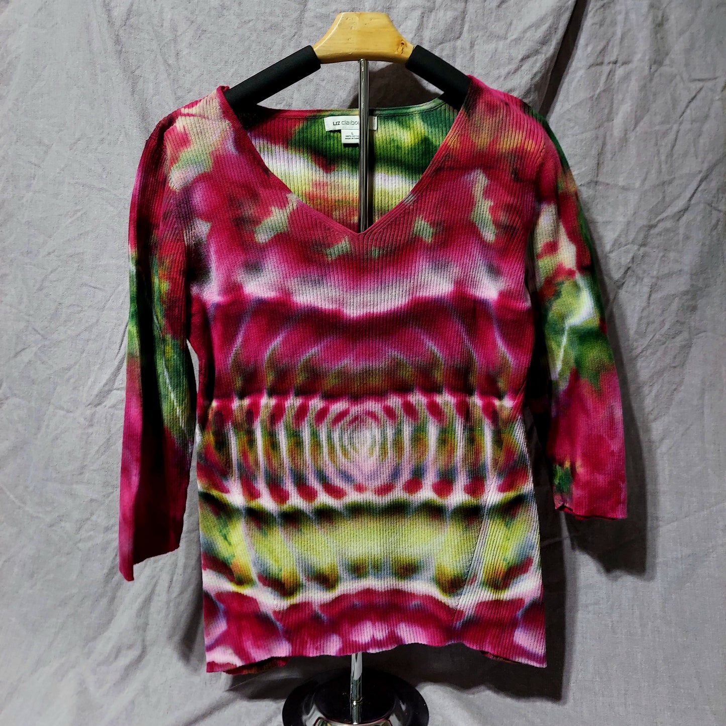 V-neck Sweater - Women's Large - Cosmic Egg Pink / Green